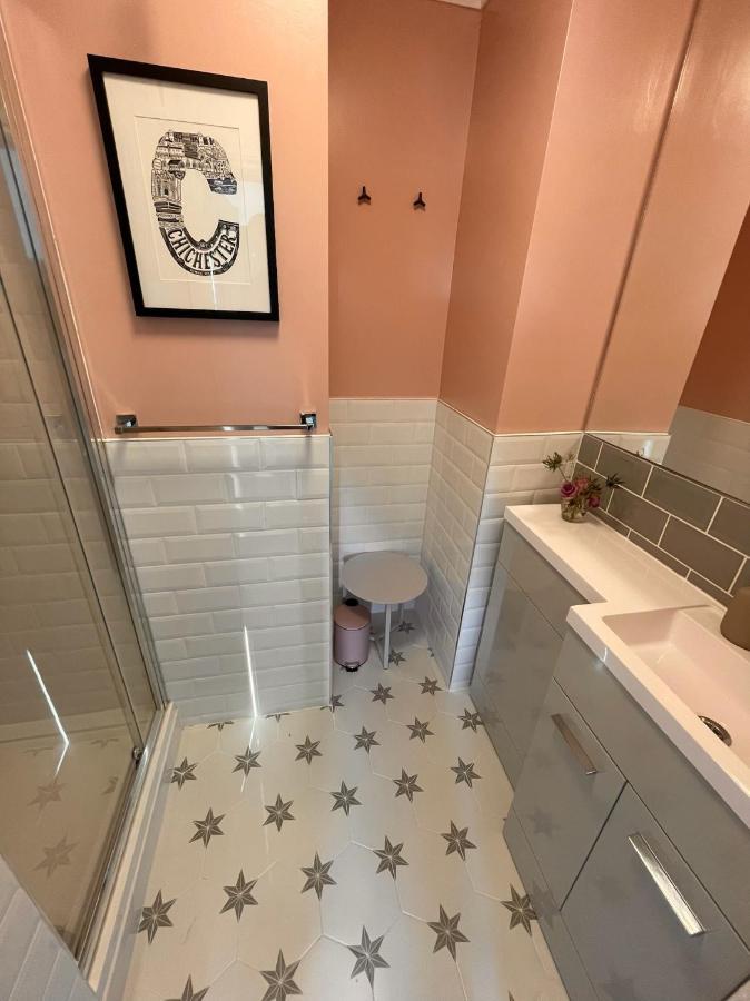 East Walls Apartment Chichester Luaran gambar